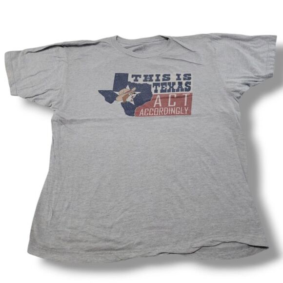 Other - Buc-ee's Shirt Size XL This Is Texas Act Accordingly Graphic Print T-Shirt Gray